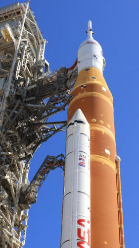 NASA delays astronaut moon mission again after new rocket problem